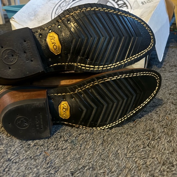 Hathorn boots made by whites boots. The boots are new never worn. - Picture 4 of 7